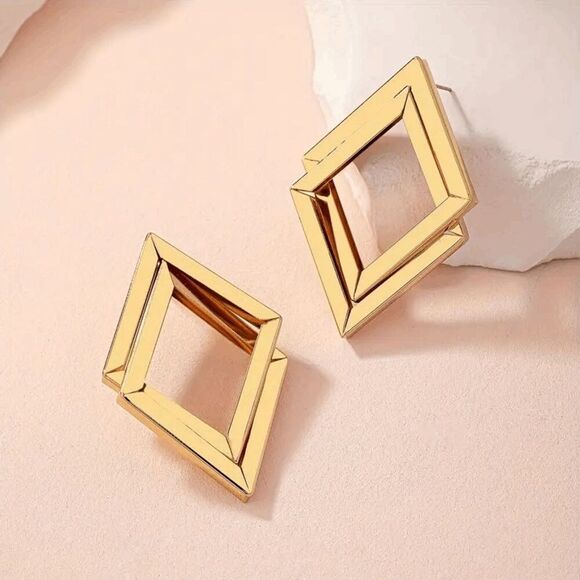 Diamond Shaped Geometric Double Layered Earrings - Picture 4 of 5